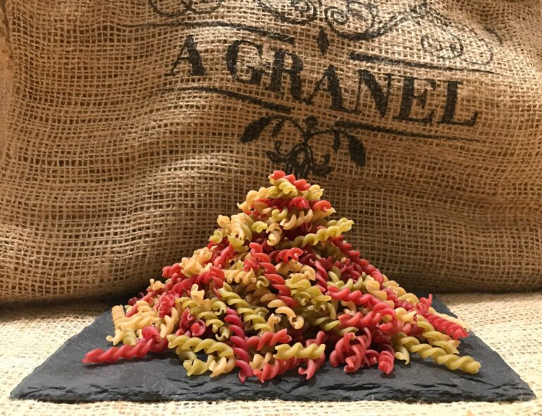 Espirales de arroz integral, espinacas y remolacha a granel